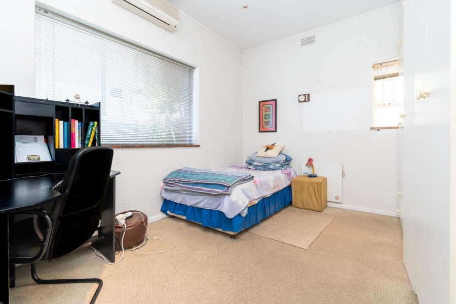 6 Bedroom Property for Sale in Vredehoek Western Cape